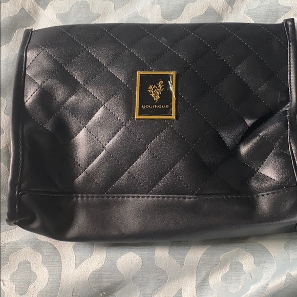 Younique bag. Brand new, never used. - Picture 1 of 3